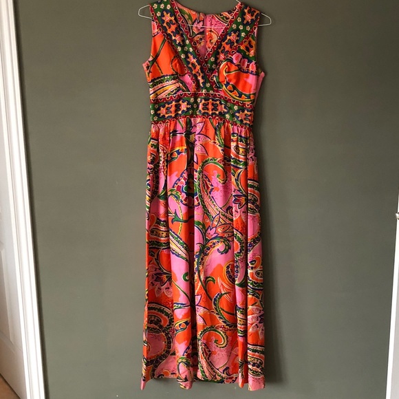 Retro vintage maxi dress. Gorgeous colours. - Picture 1 of 4